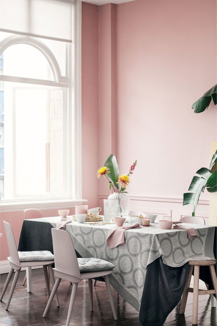 Пудровый цвет в интерьере кухни