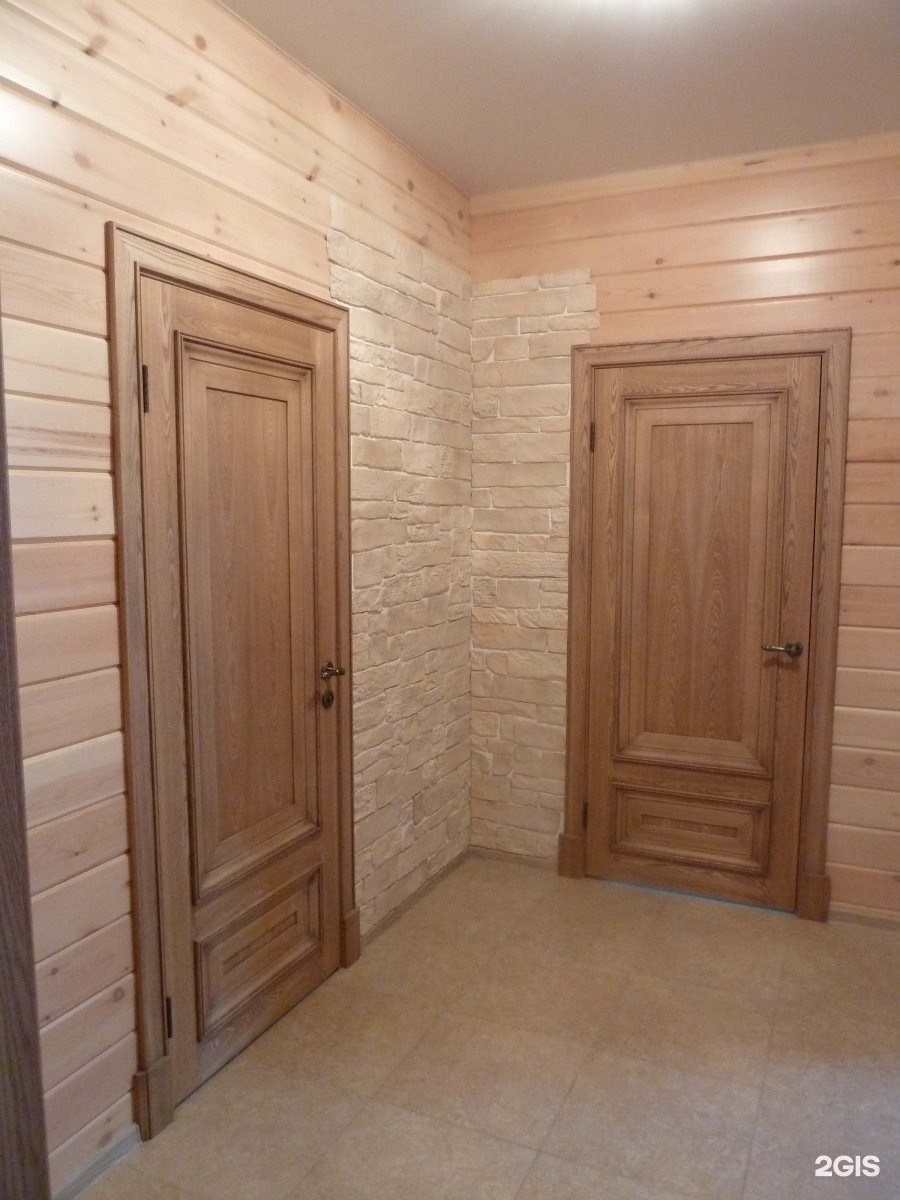 Межкомнатные двери в доме из бруса