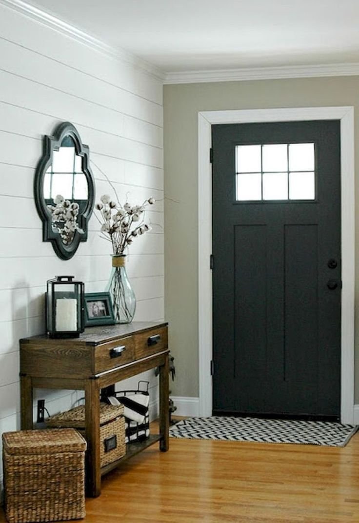Прихожая в деревенском стиле