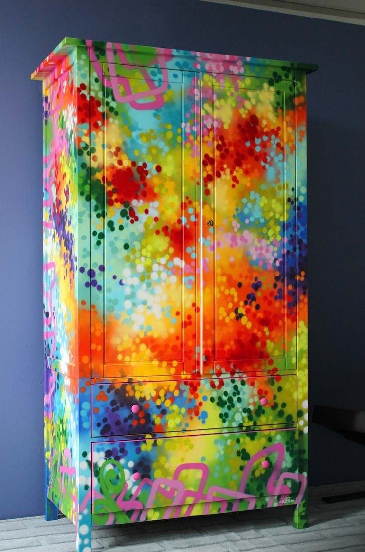 Декорации старого шкафа