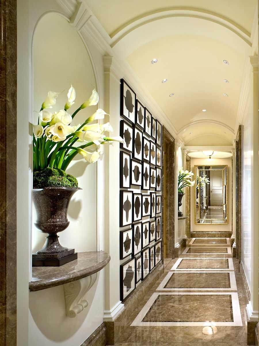 Декор узкого коридора