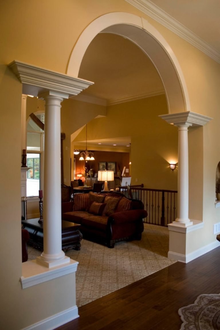 Колонны в интерьере