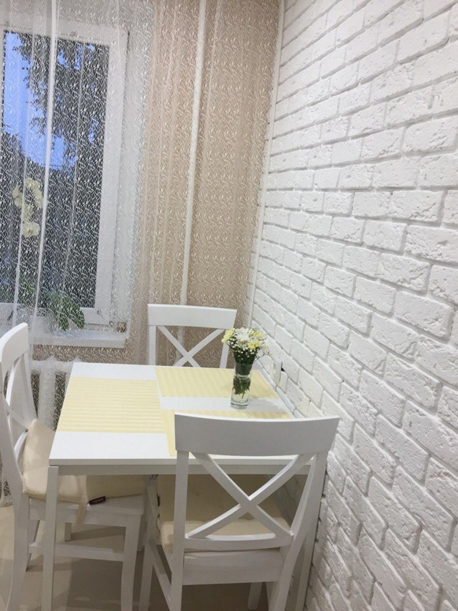 Белый кирпич в интерьере кухни