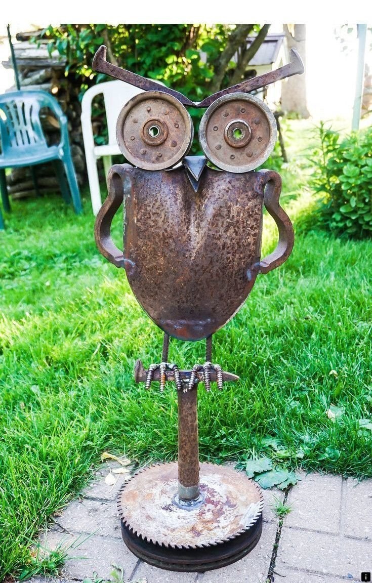 Садовые фигуры из металлолома