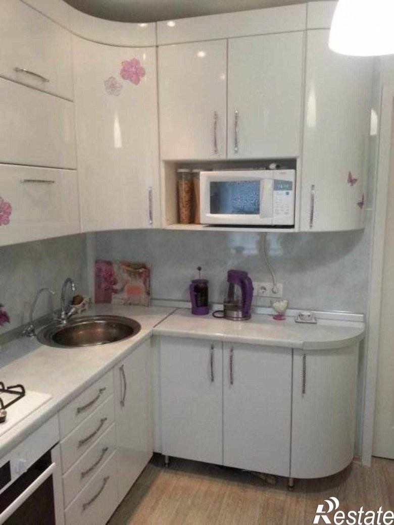 Кухня 6м2 угловая планировка белая