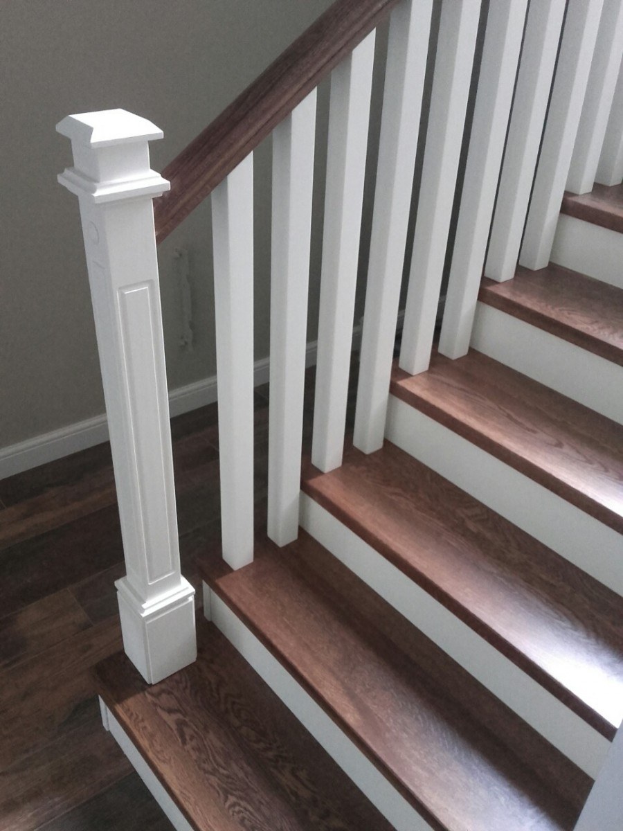 Столб для лестницы