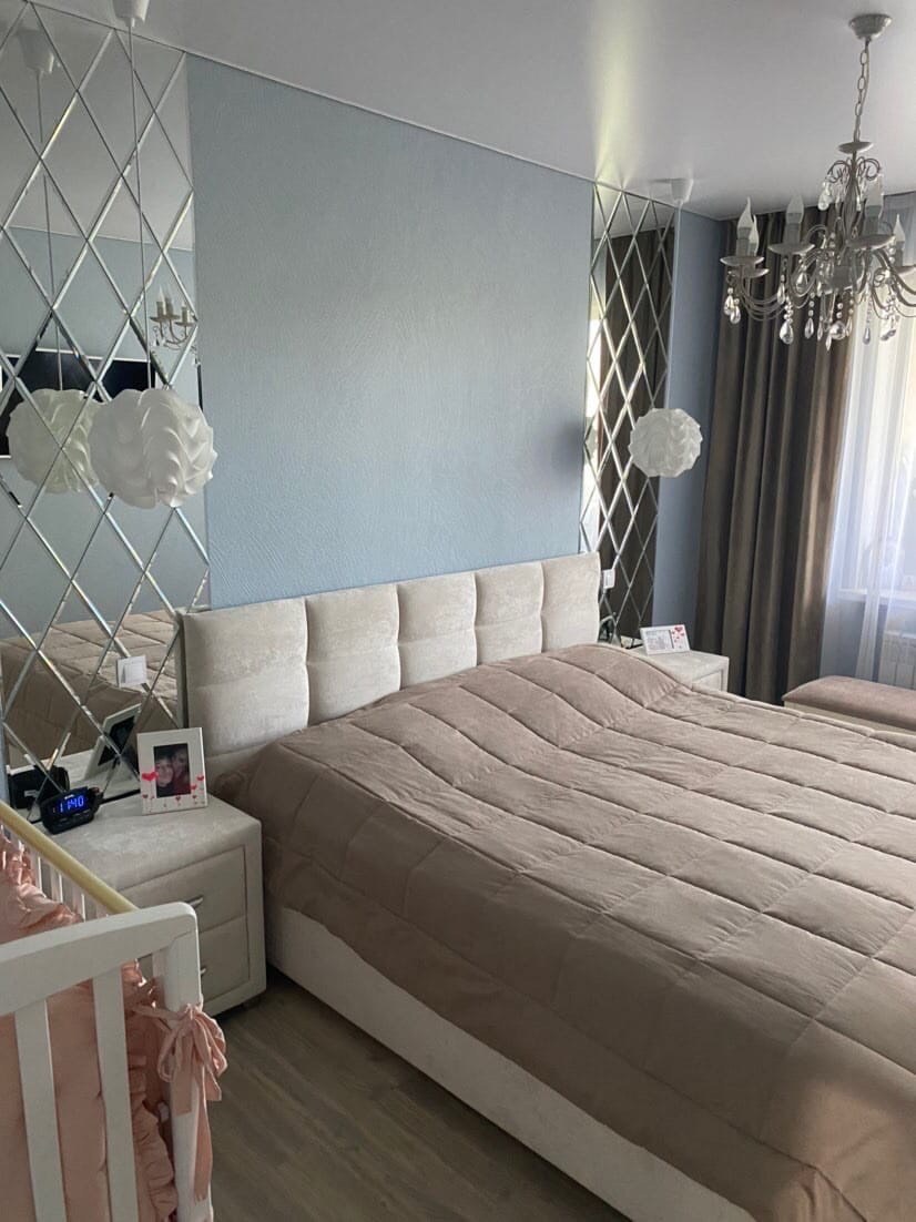 Зеркальное панно на стену в спальню