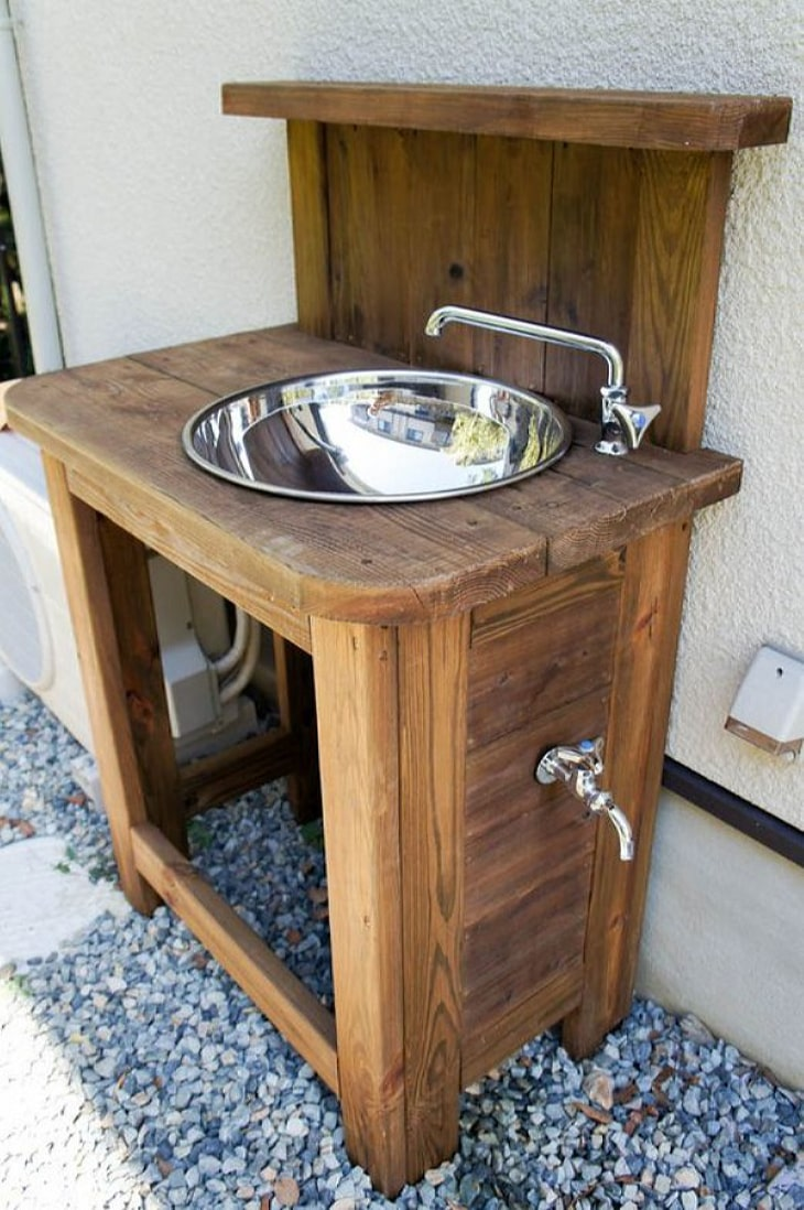 Уличный умывальник