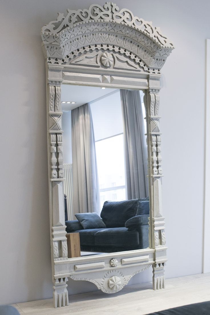 Антикварное зеркало в интерьере