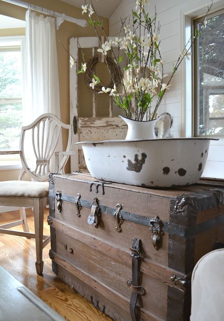 Сундук в интерьере