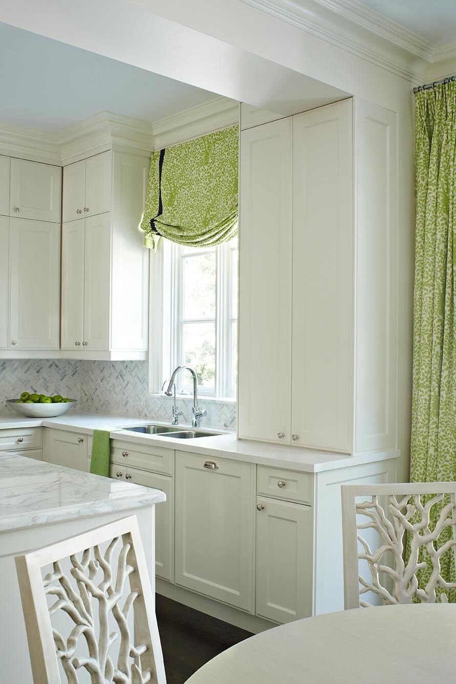 Шторы для светлой кухни