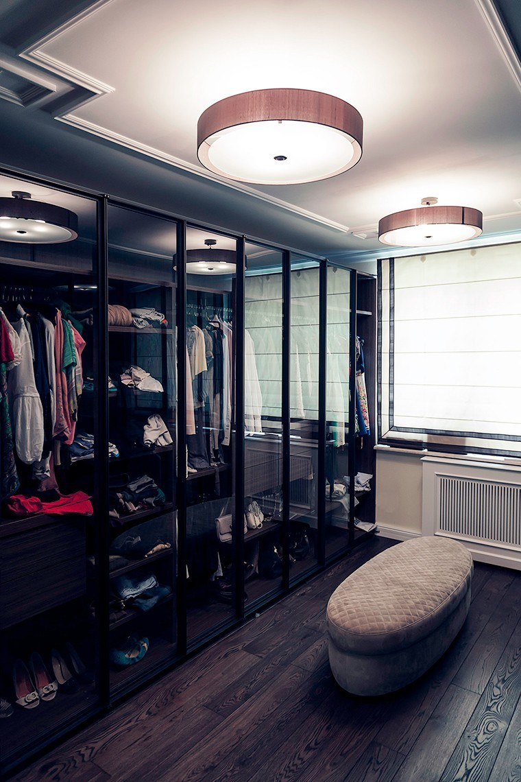 Гардеробная с окном