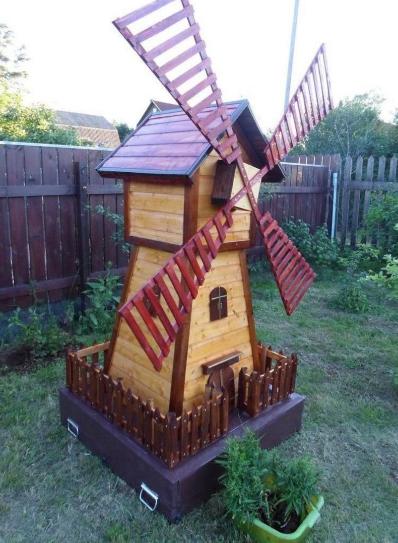 Декоративные мельницы из дерева для сада