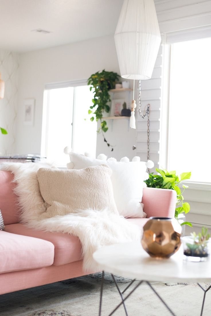 Бело розовый интерьер