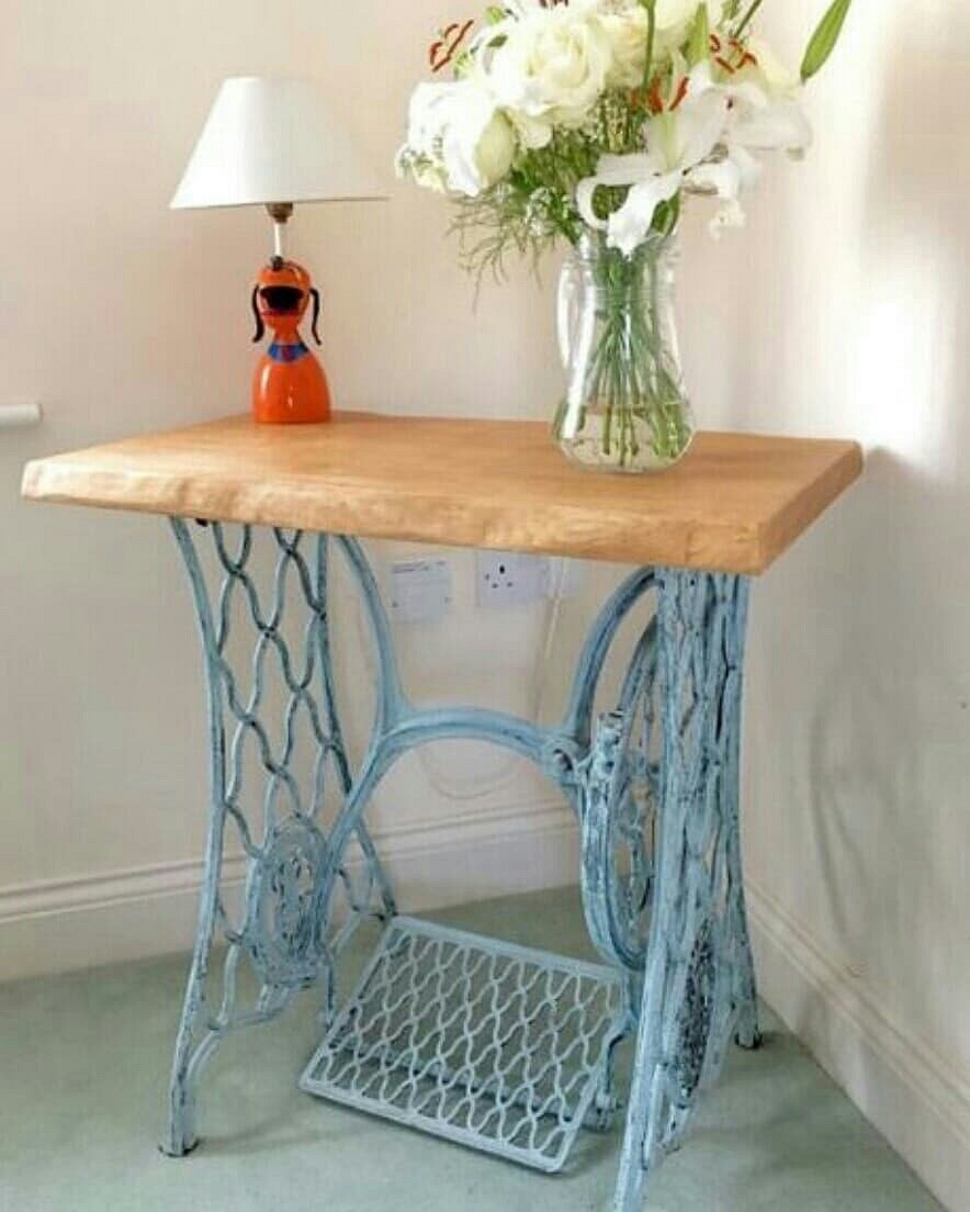 Столик со станиной от машинки Зингер