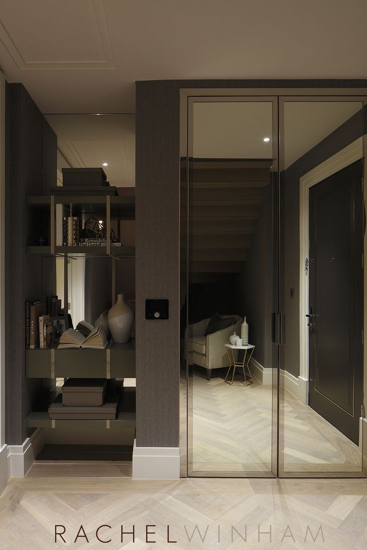 Гардеробные с зеркальными дверями