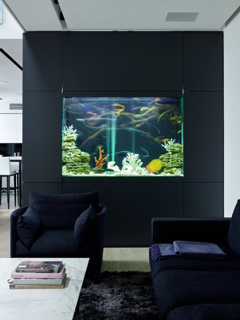 Встроенные аквариумы в интерьере
