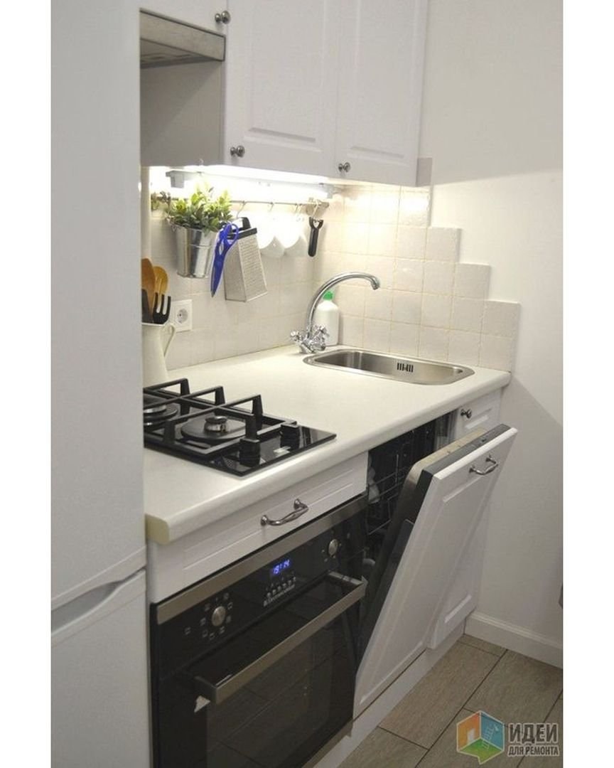 Кухня в хрущевке с посудомойкой