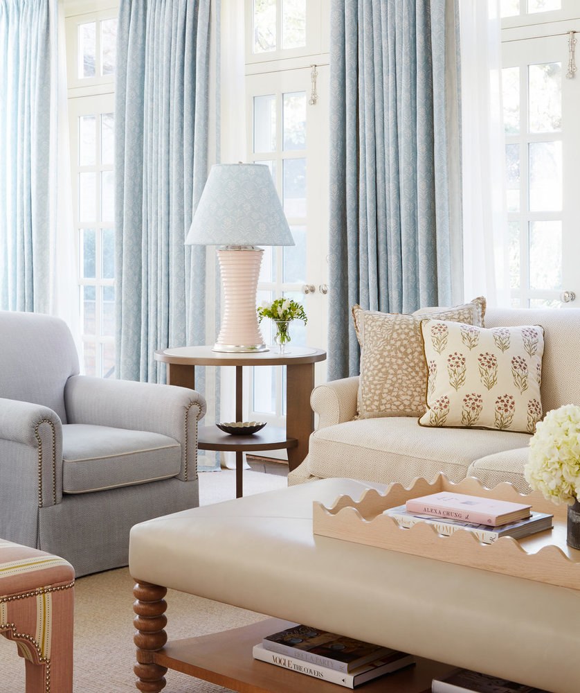 Гостинная в пастелтных ионкх