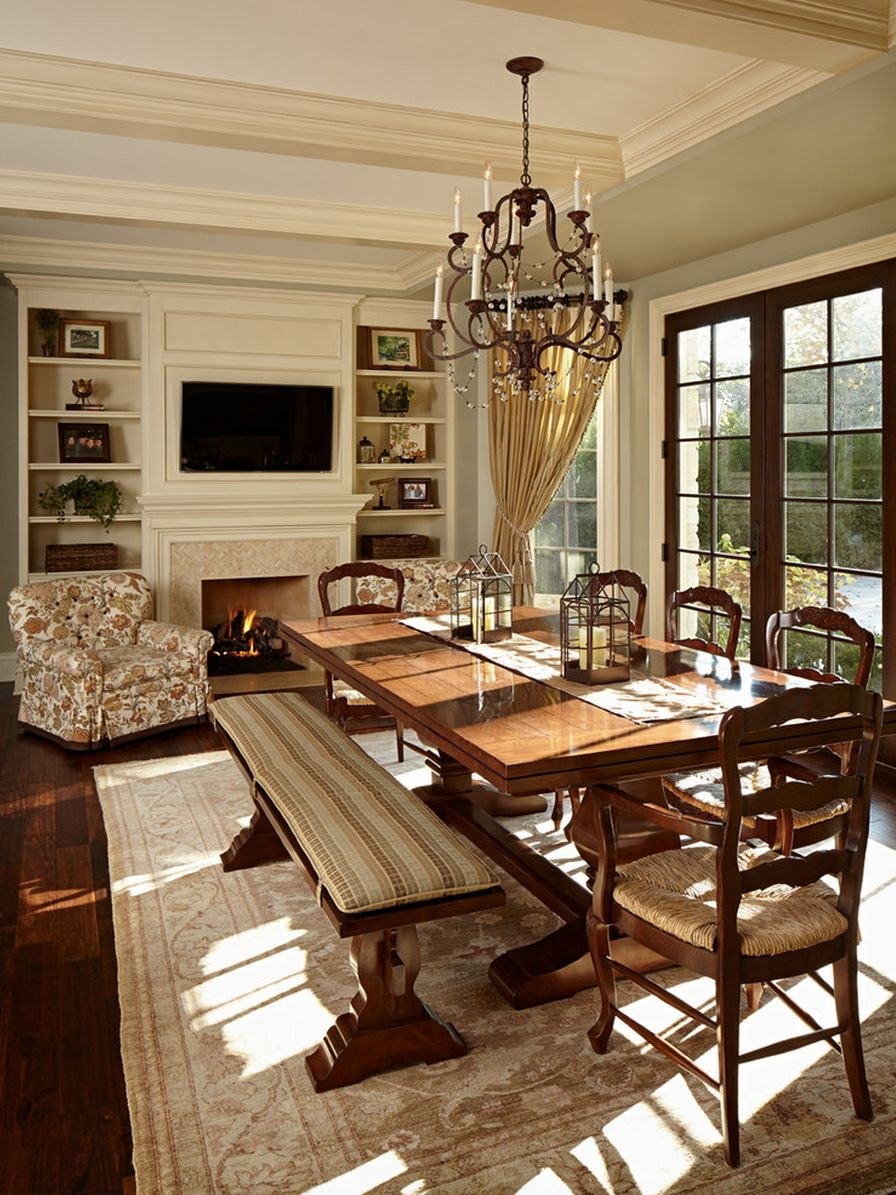 Гостиная столовая с камином