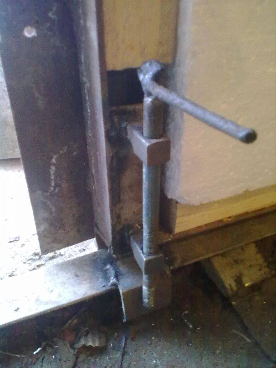 Затвор паук для ворот