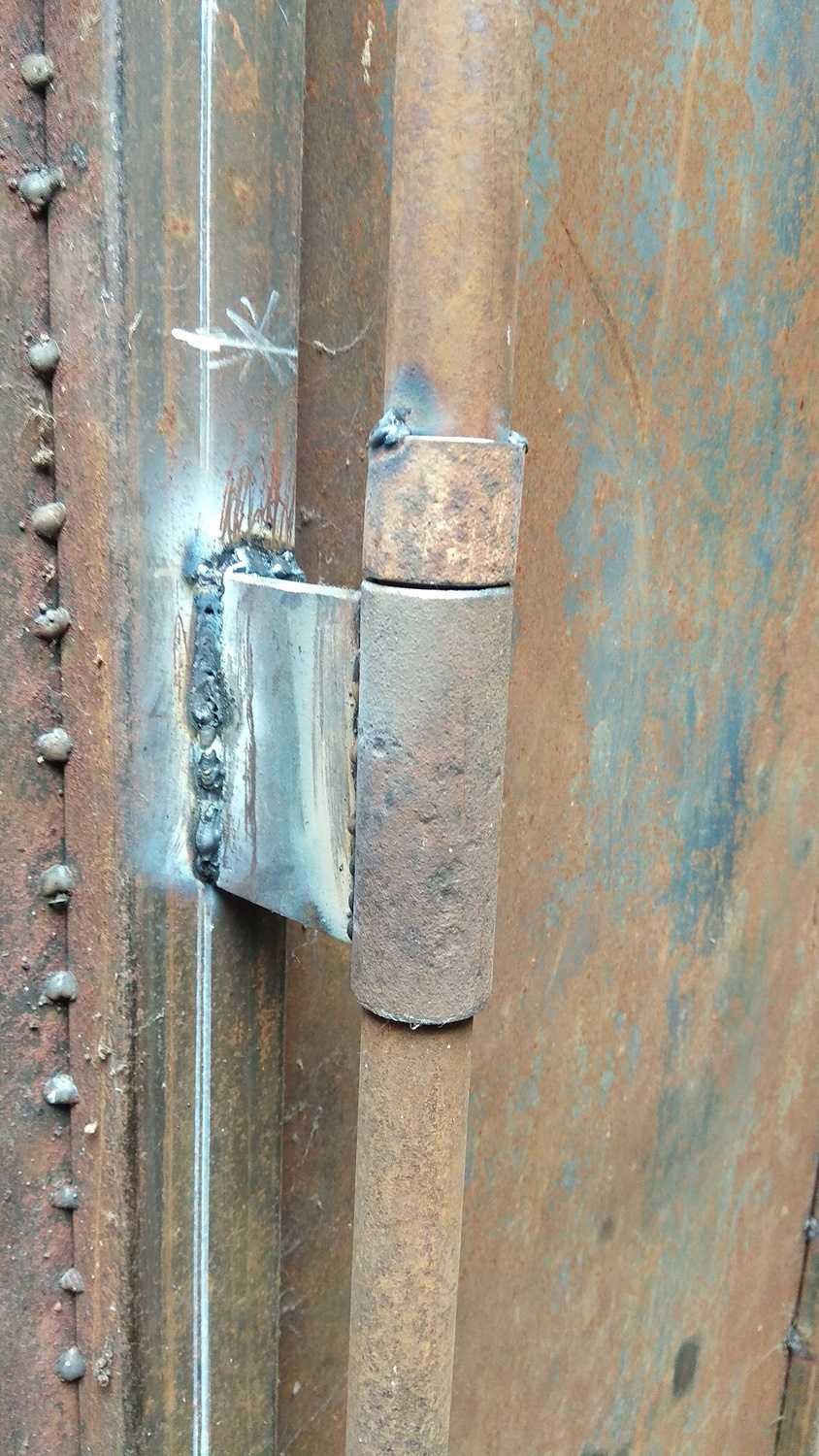 Запор для ворот распашных на Гузова