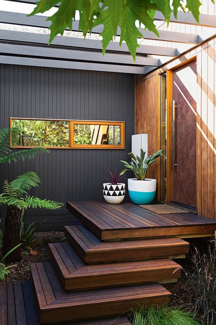 Ступеньки на веранду