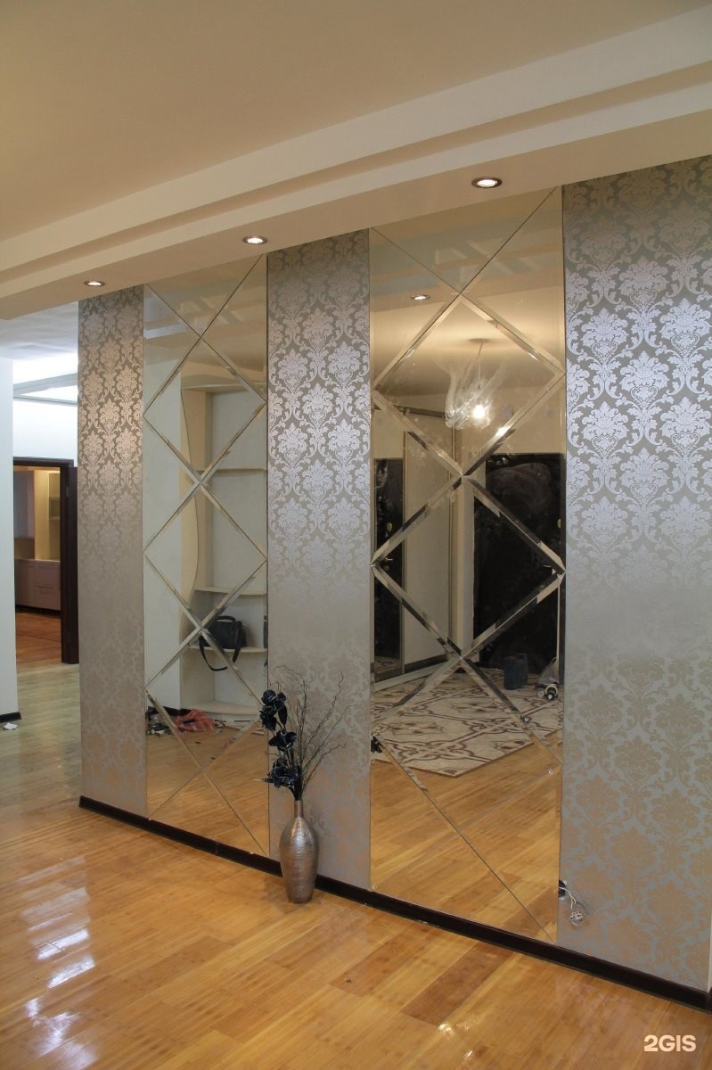 Зеркальное панно на стену