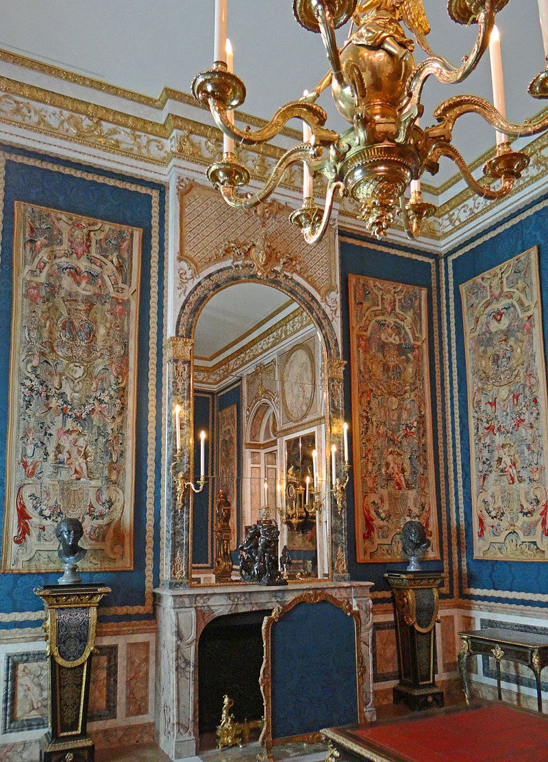 Лувр зал прикладное искусство