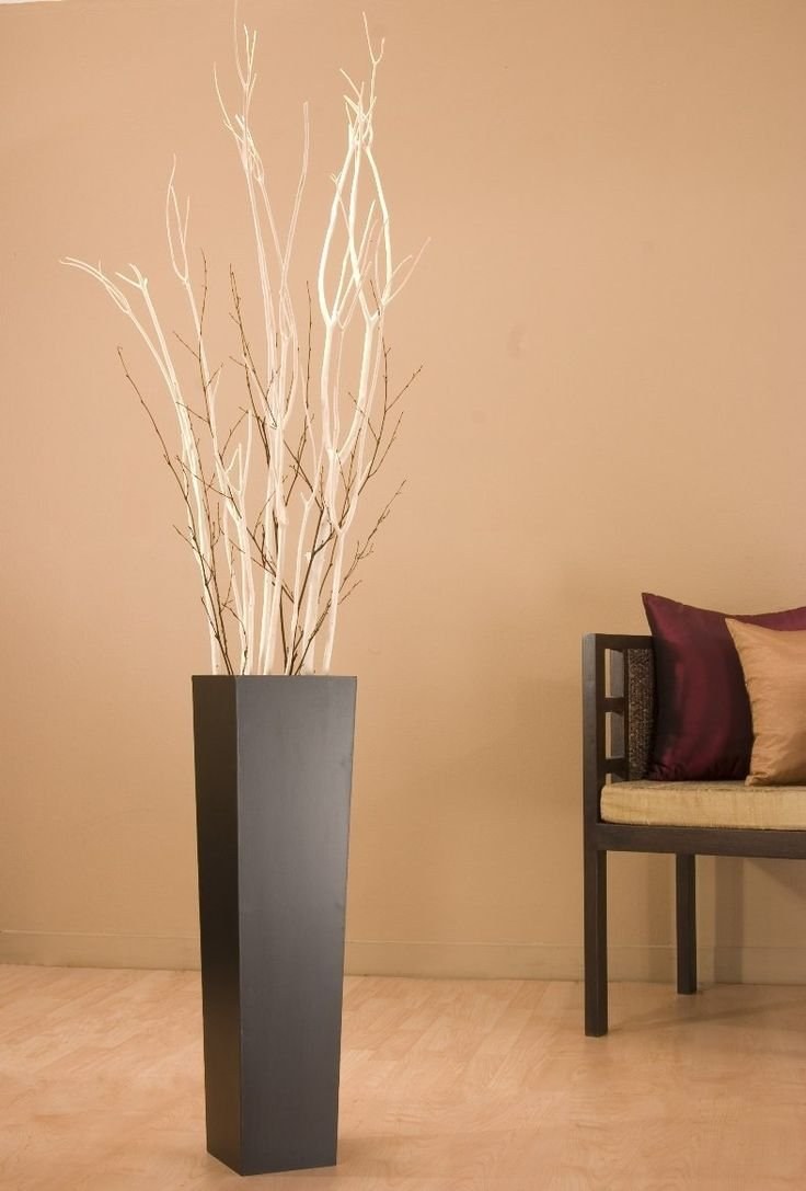 Напольная ваза с ветками