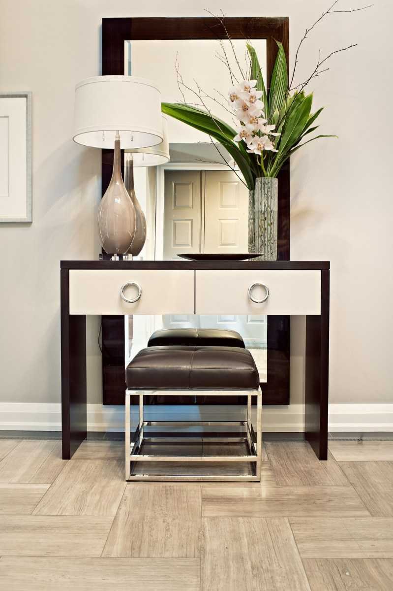 Консоль с зеркалом в прихожую