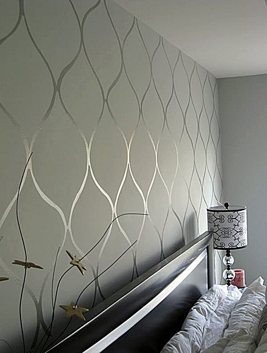 Полоски на стене в интерьере