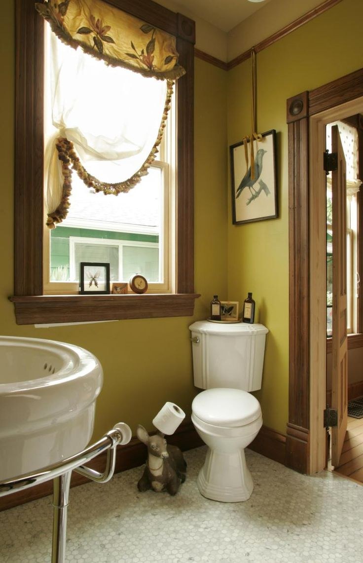 Унитаз в углу