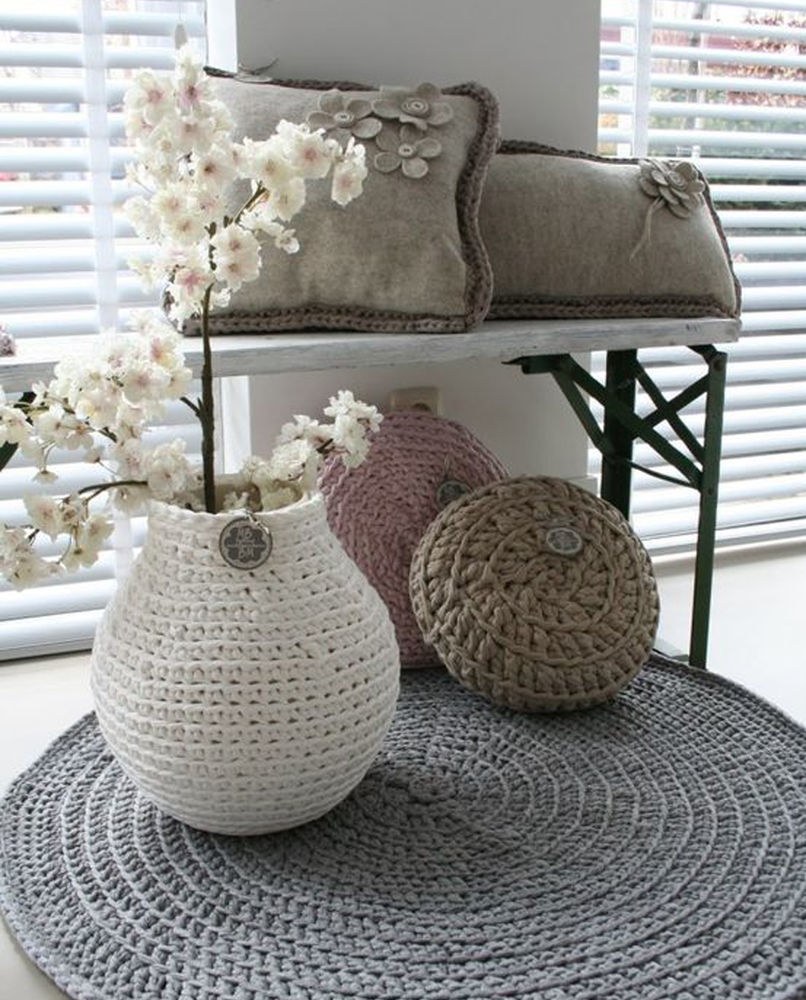 Вязаные вещи в интерьере