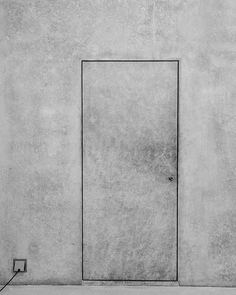 Двери Дорс под бетон