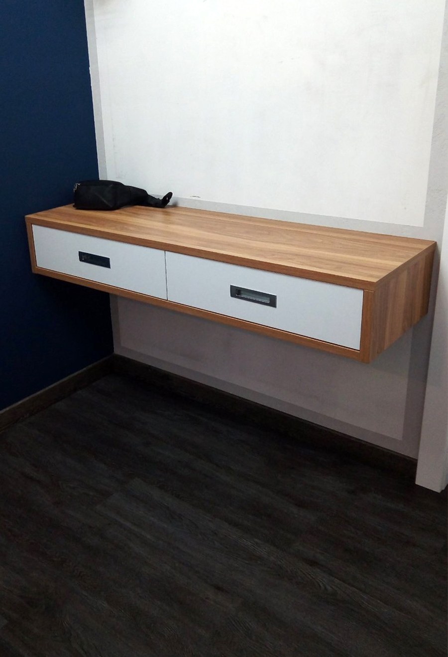 Подвесная тумба в прихожую