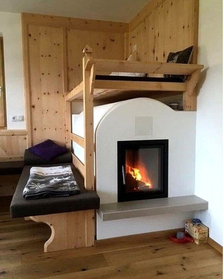 Камин с лежанкой