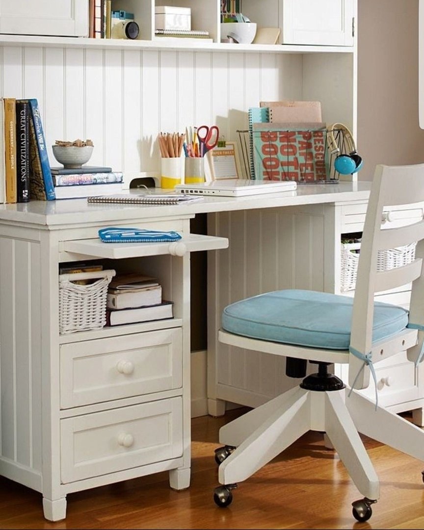 Детский письменный стол