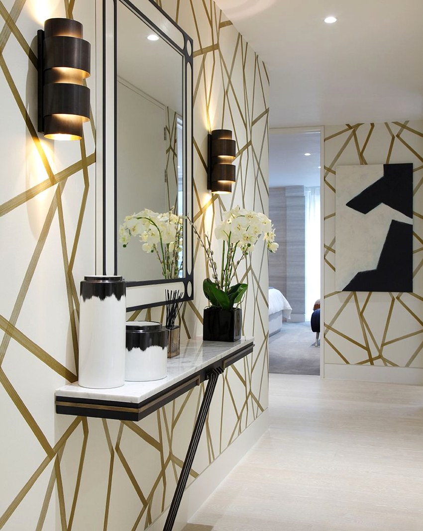 Зеркало в прихожей в интерьере