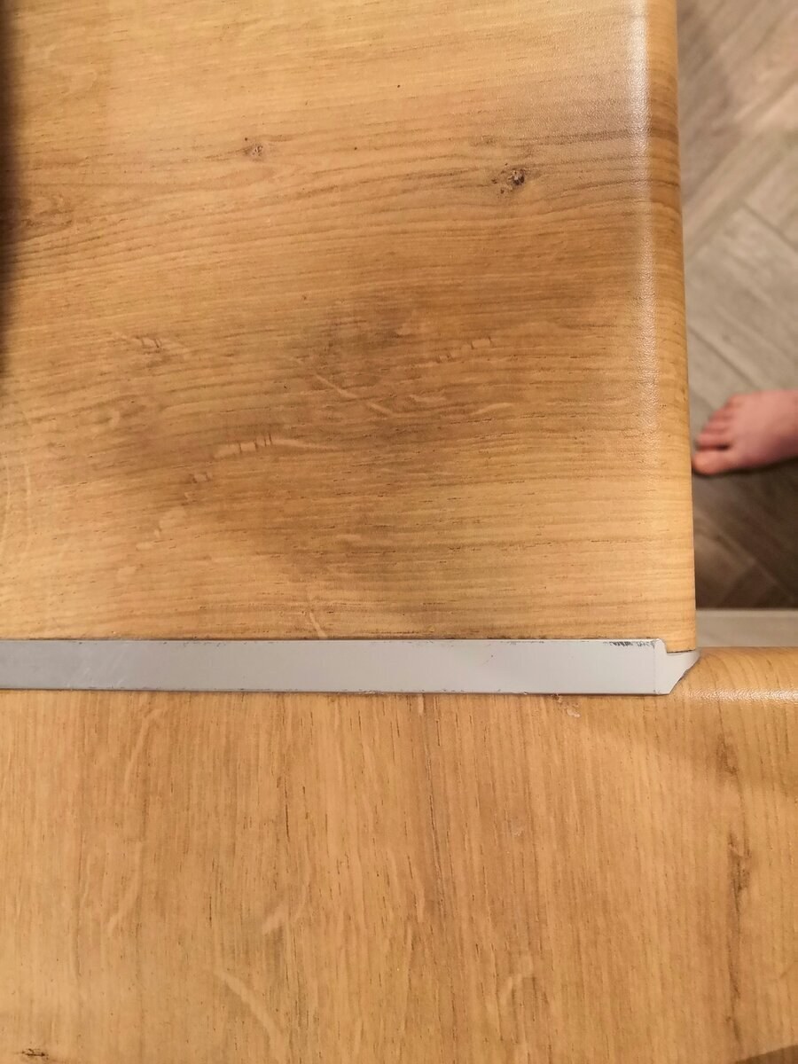 Чем закрыть шов на фартуке кухни