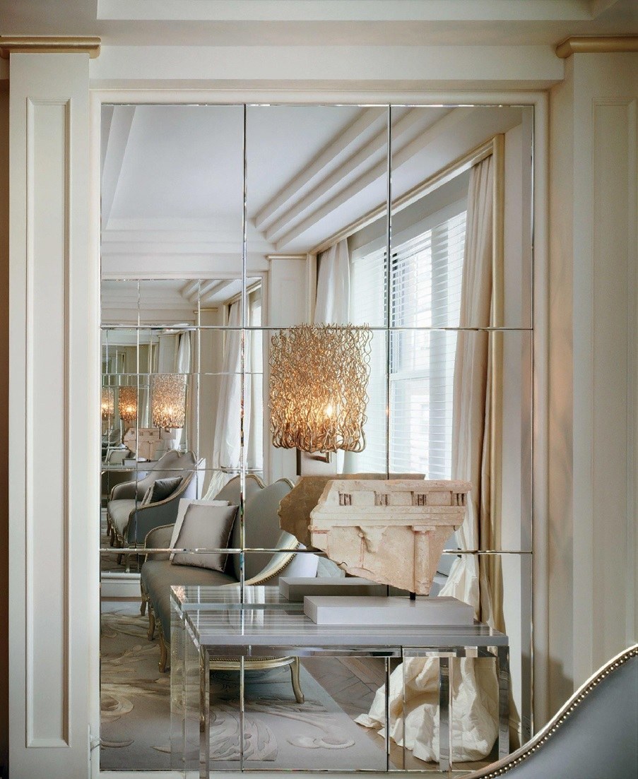 Зеркала в интерьере гостиной