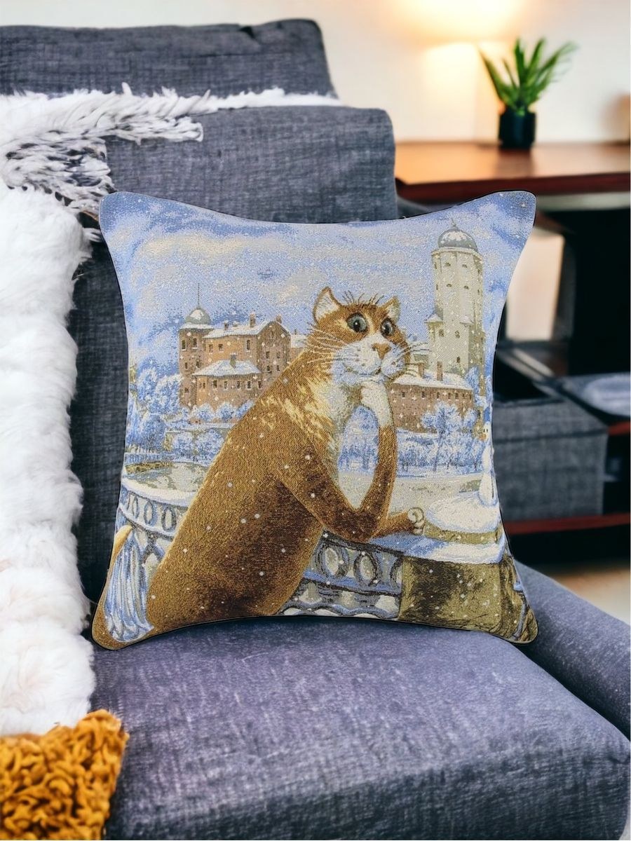 Декоративные подушки из гобелена в интерьере