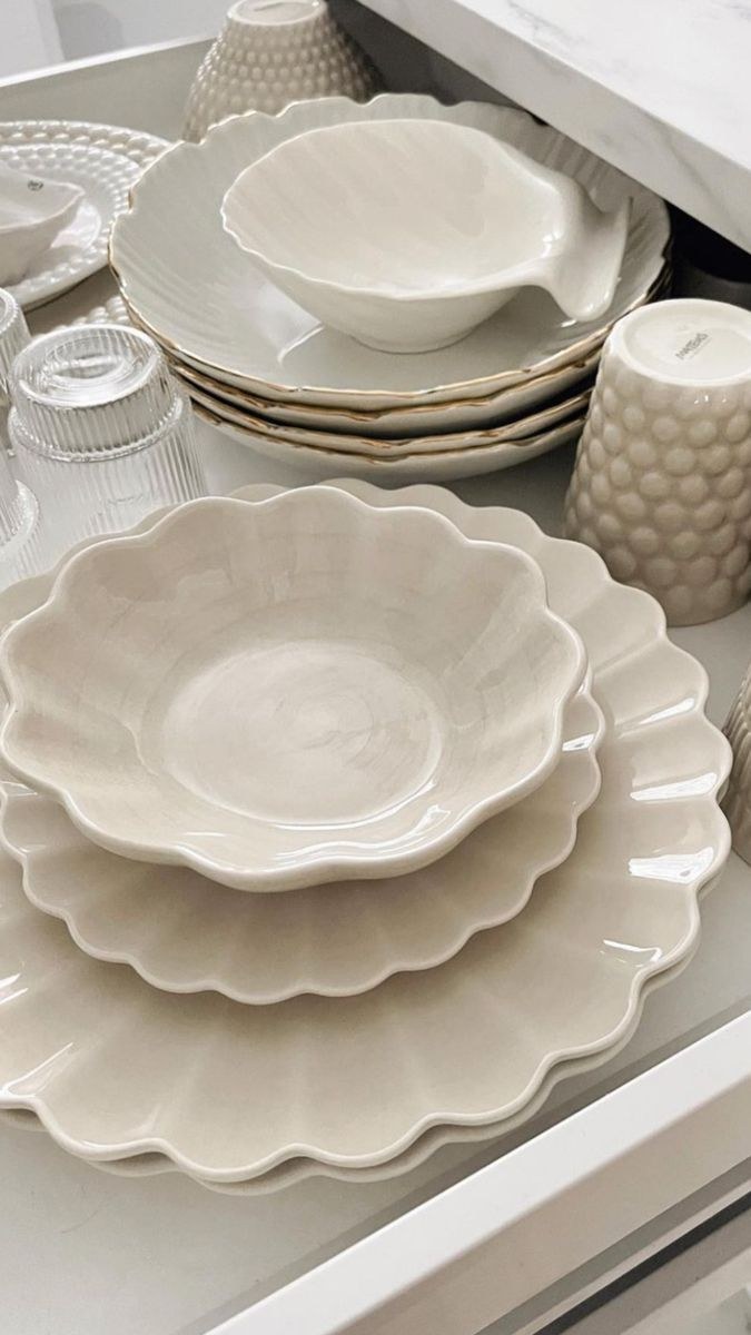 Модная посуда 2023 для сервировки