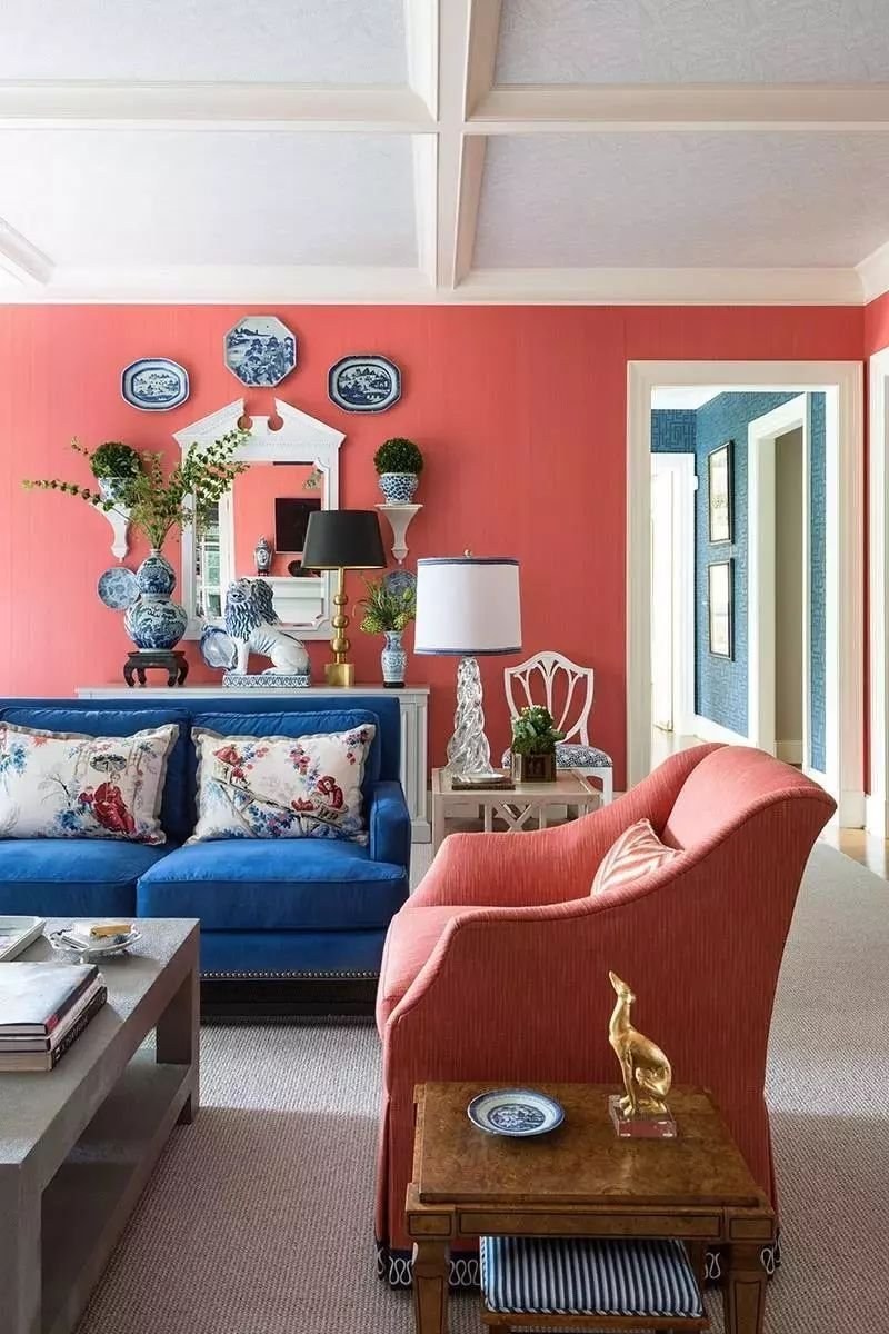 Сочетание голубого и оранжевого в интерьере