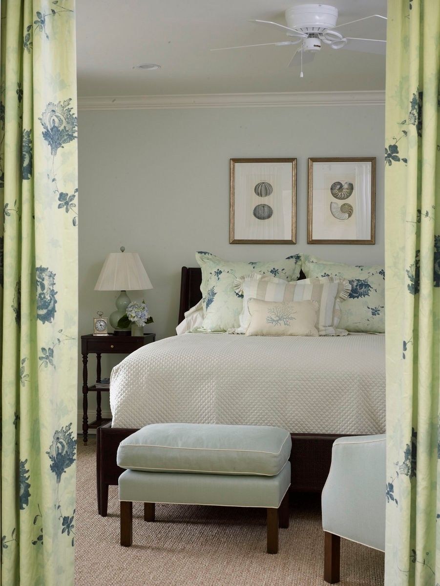 Шалфейный цвет в интерьере спальни