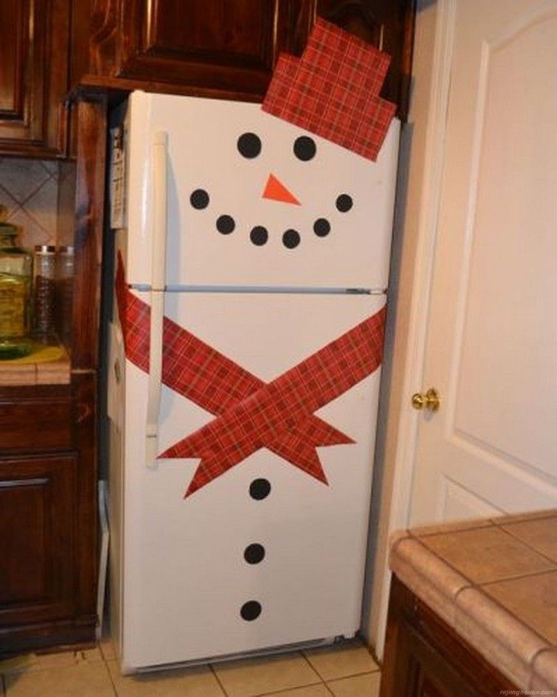 Украшение шкафа к новому году