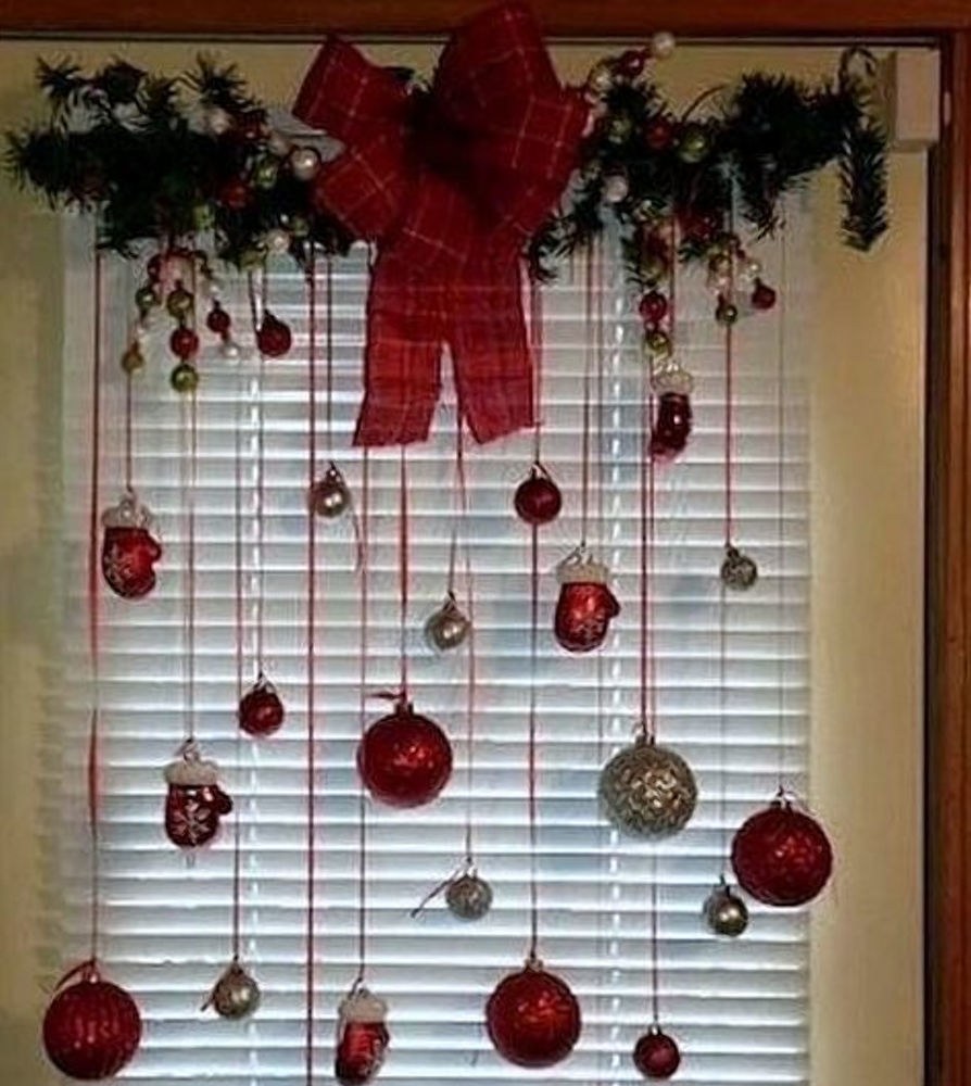 Украшение стены на новый год