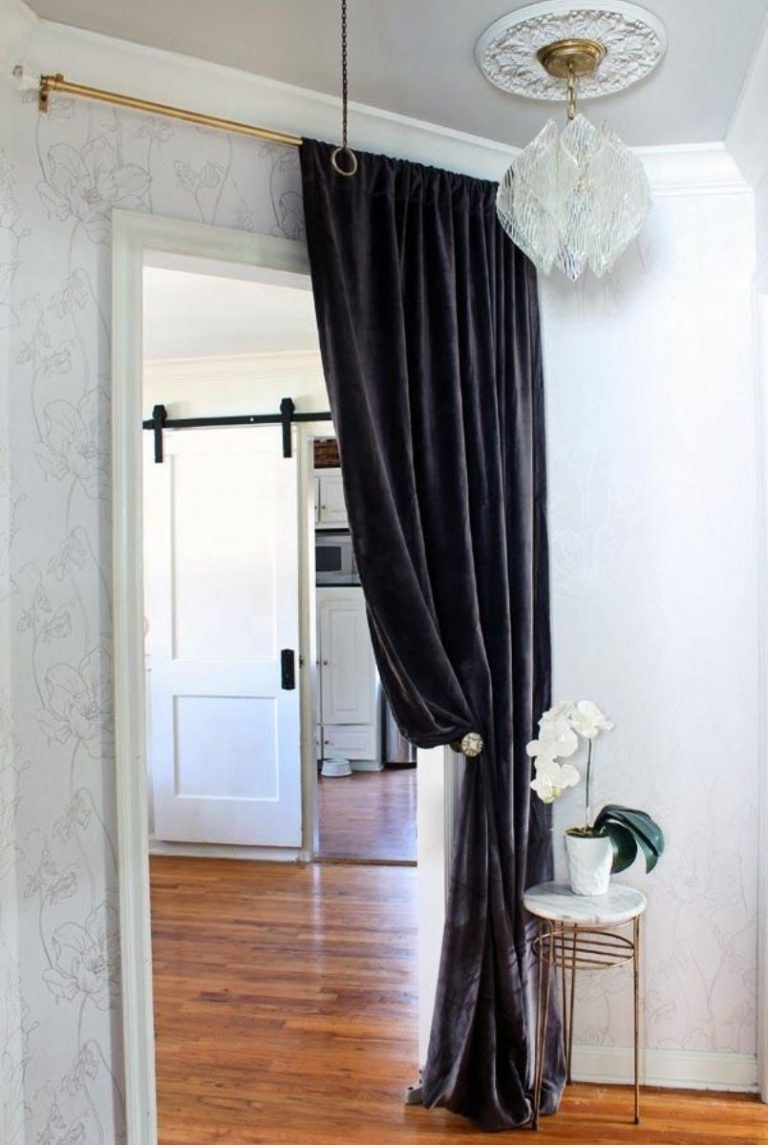 Шторы на межкомнатные проемы