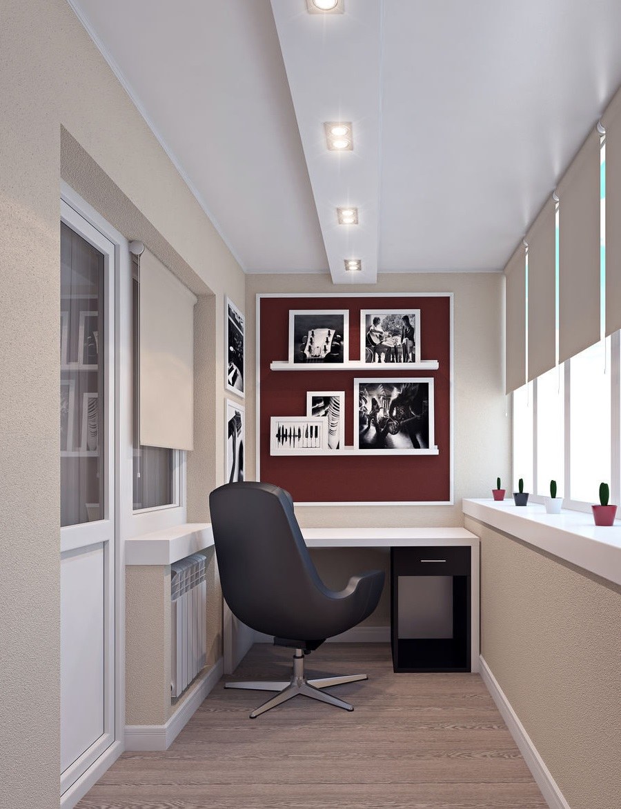 Кабинет на маленьком балконе