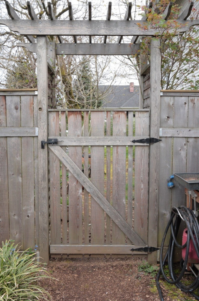 Изготовить деревянную калитку